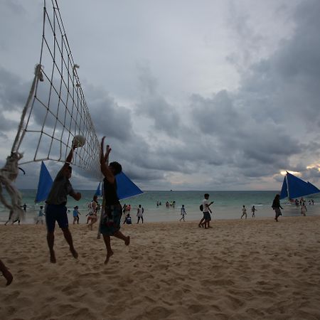 Crown Regency Beach Resort Manoc-Manoc Exterior photo